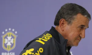 Infecção pulmonar agrava estado de saúde de Carlos Alberto Parreira, que volta a ser sedado na UTI