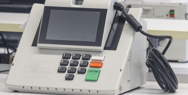 TSE rechaça fake news de Flávio Bolsonaro sobre urnas venezuelanas e reafirma que Smartmatic nunca forneceu equipamentos