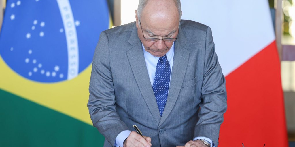 Itamaraty vê risco de ação militar dos EUA no Brasil após classificação de facções como terroristas