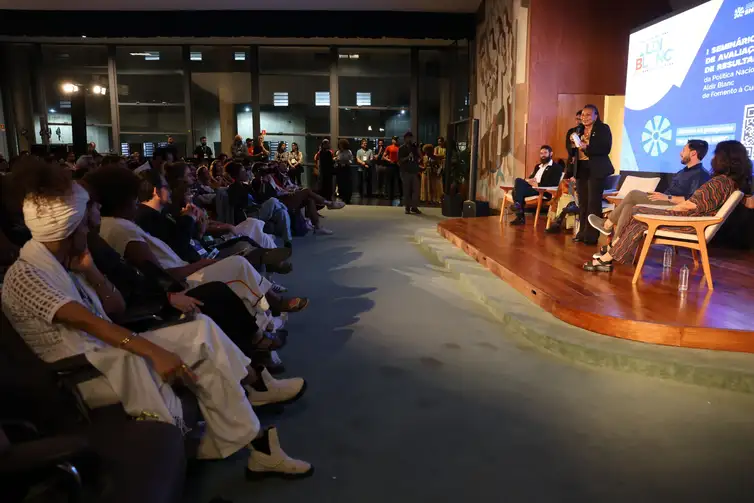 Rovena Rosa/Agência Brasil Rio de Janeiro (RJ) - 30/06/2026 - A ministra da Cultura, Margareth Menezes, lança a segunda edição do Rouanet nas Favelas durante I Seminário de Avaliação dos Resultados da Política Nacional Aldir Blanc de Fomento à Cultura, no Palácio Gustavo Capanema. Foto: Rovena Rosa/Agência Brasil