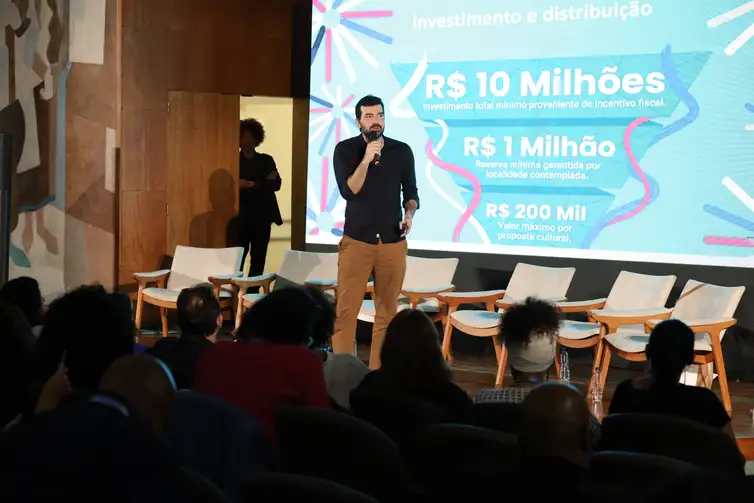 Rovena Rosa/Agência Brasil Rio de Janeiro (RJ) - 30/06/2026 - O secretário de Fomento e Incentivo à Cultura, Thiago Rocha Leandro, participa do lançamento da segunda edição do Rouanet nas Favelas durante I Seminário de Avaliação dos Resultados da Política Nacional Aldir Blanc de Fomento à Cultura, no Palácio Gustavo Capanema. Foto: Rovena Rosa/Agência Brasil