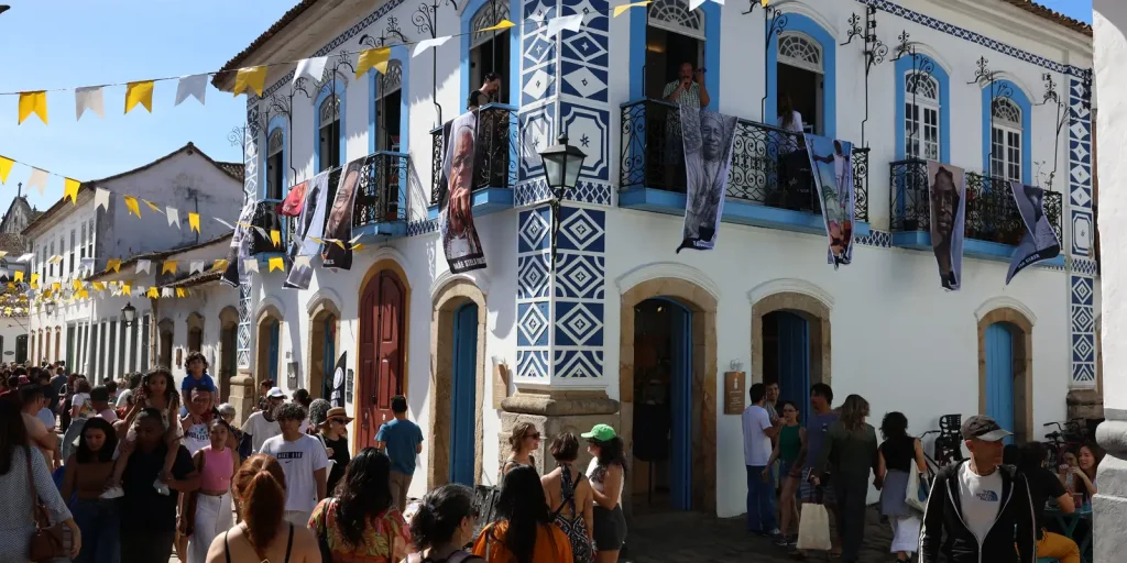Rádio MEC, Agência Brasil e Rádio Nacional se unem para cobertura da Flip 2026 em Paraty