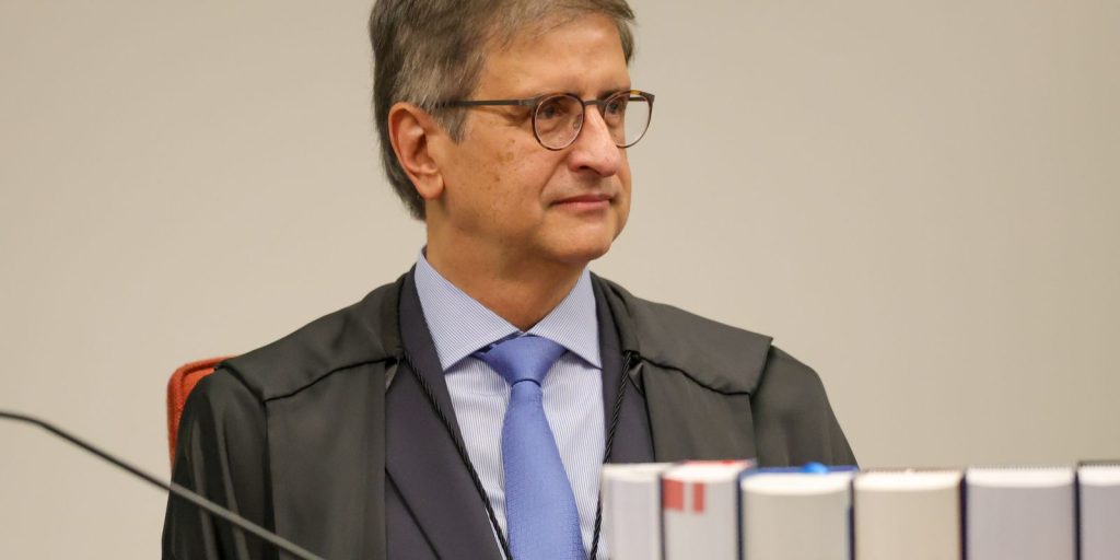 PGR recomenda manter prisão domiciliar de Bolsonaro, mas pede regras mais claras