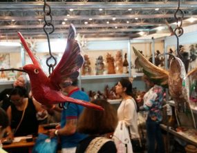 Estreantes e reencontros marcam a 26ª Fenearte, maior feira de artesanato da América Latina, em Olinda