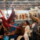 Estreantes e reencontros marcam a 26ª Fenearte, maior feira de artesanato da América Latina, em Olinda