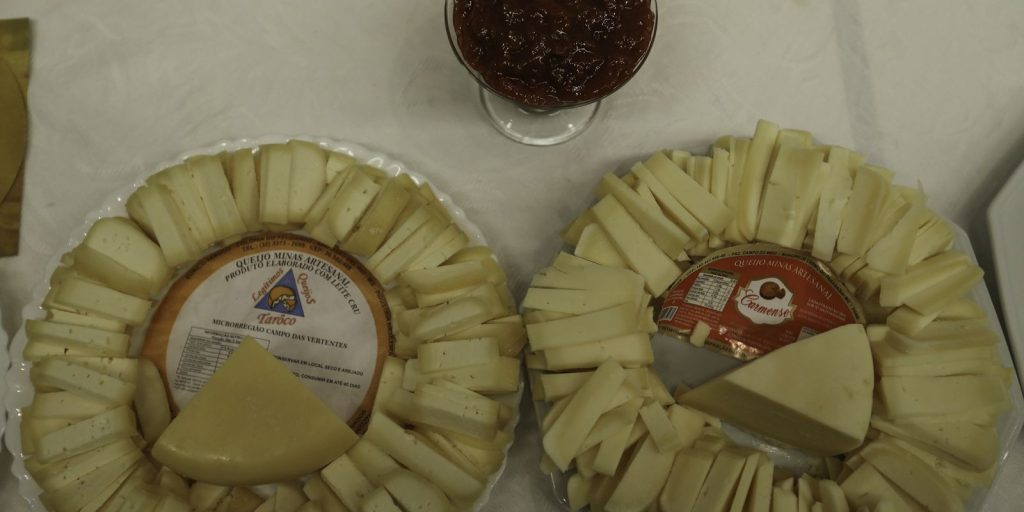 Serro, em Minas Gerais, preserva tradição de três séculos na produção de queijo artesanal