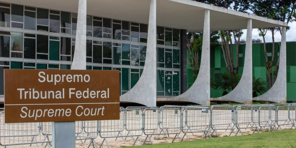 Moraes define data para depoimento de Flávio Bolsonaro à PF em caso de calúnia contra Lula