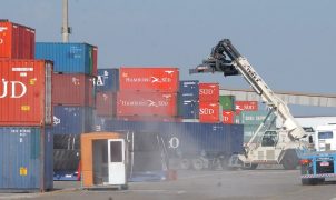 Exportações brasileiras aos EUA têm primeira alta após tarifaço de Trump, mas volume ainda cai