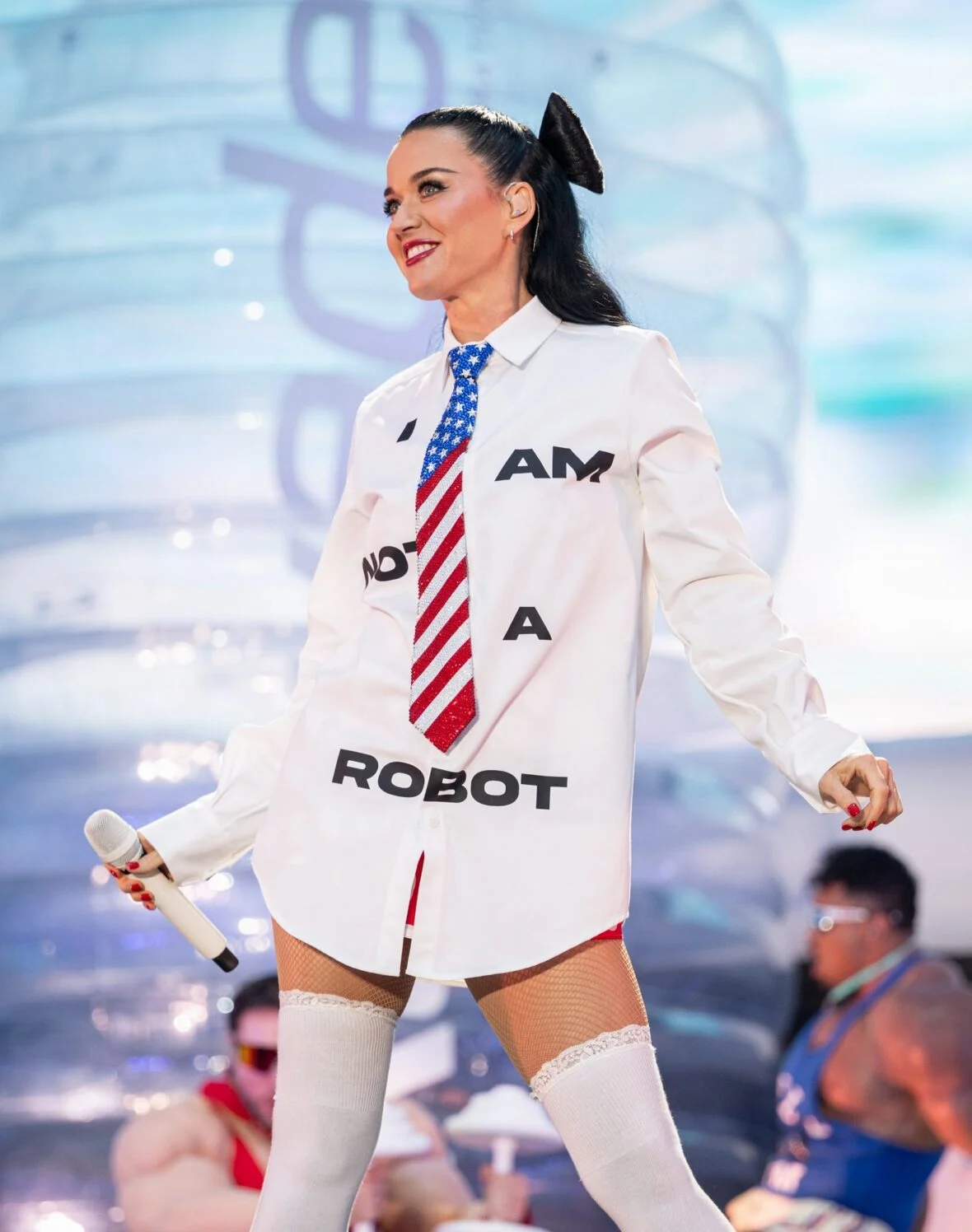 Katy Perry se apresenta no Castelo de Cardiff, no País de Gales