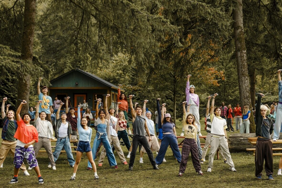 Elenco de Camp Rock 3 dança em still de filme