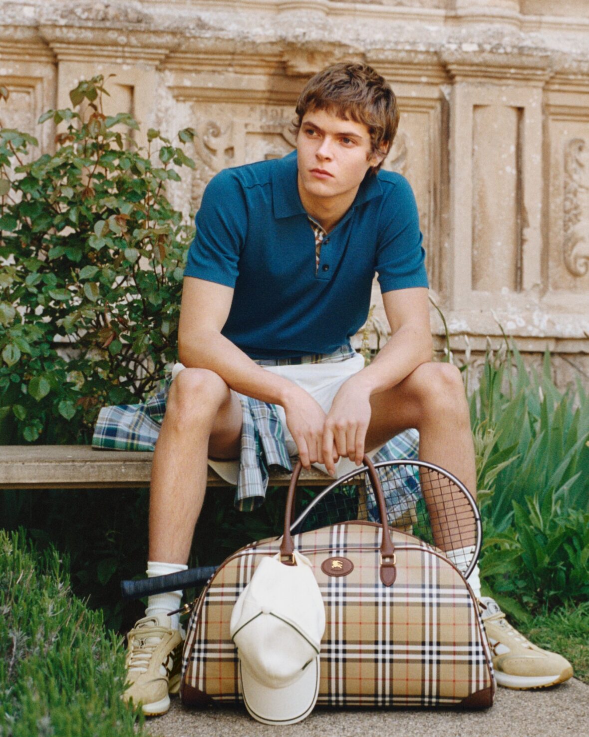 Moses Martin posa para nova campanha de moda da Burberry