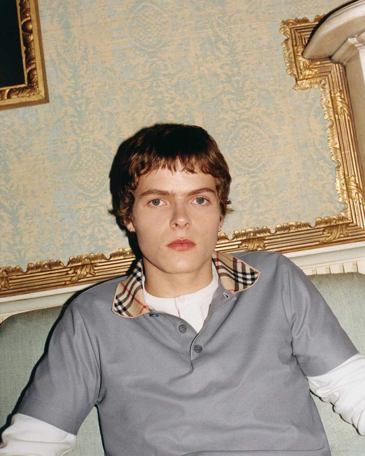 Moses Martin posa para nova campanha de moda da Burberry
