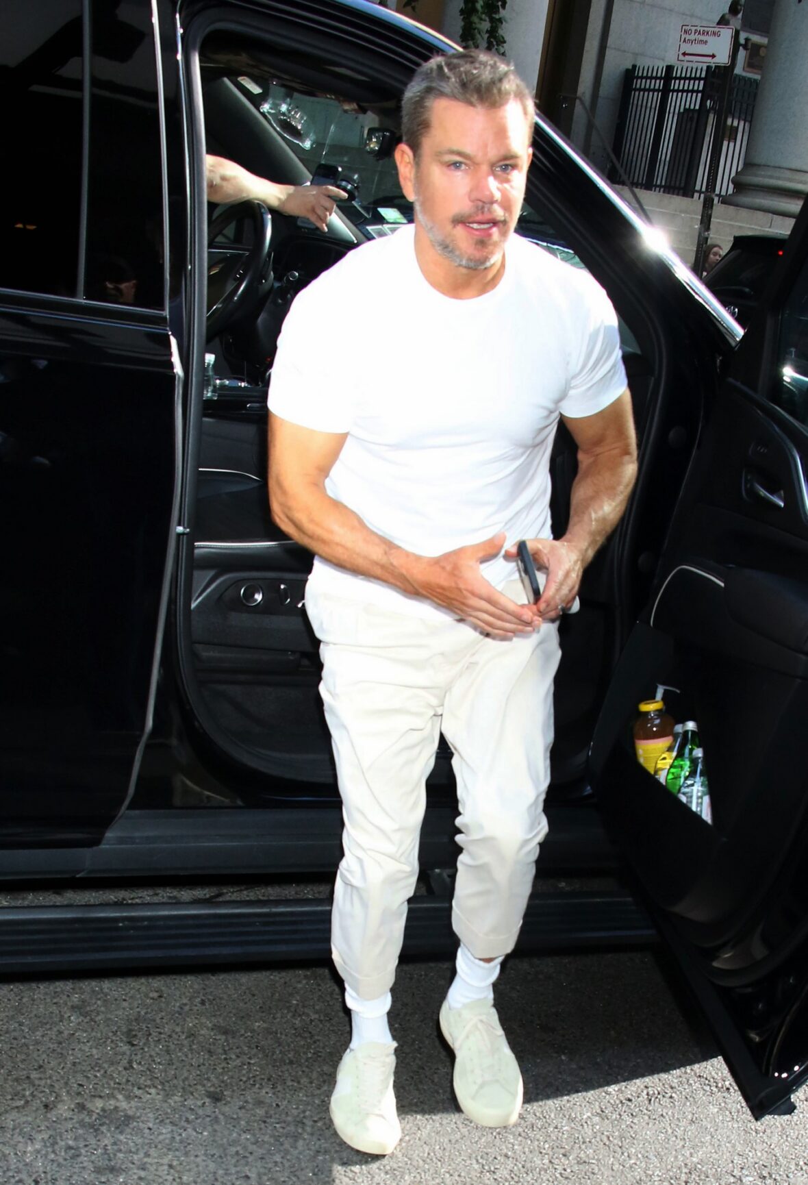 Matt Damon sai em Nova York para a promoção The Odyssey