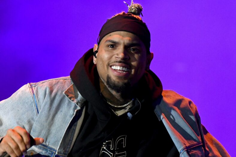 Chris Brown condenado a pagar ex-governanta