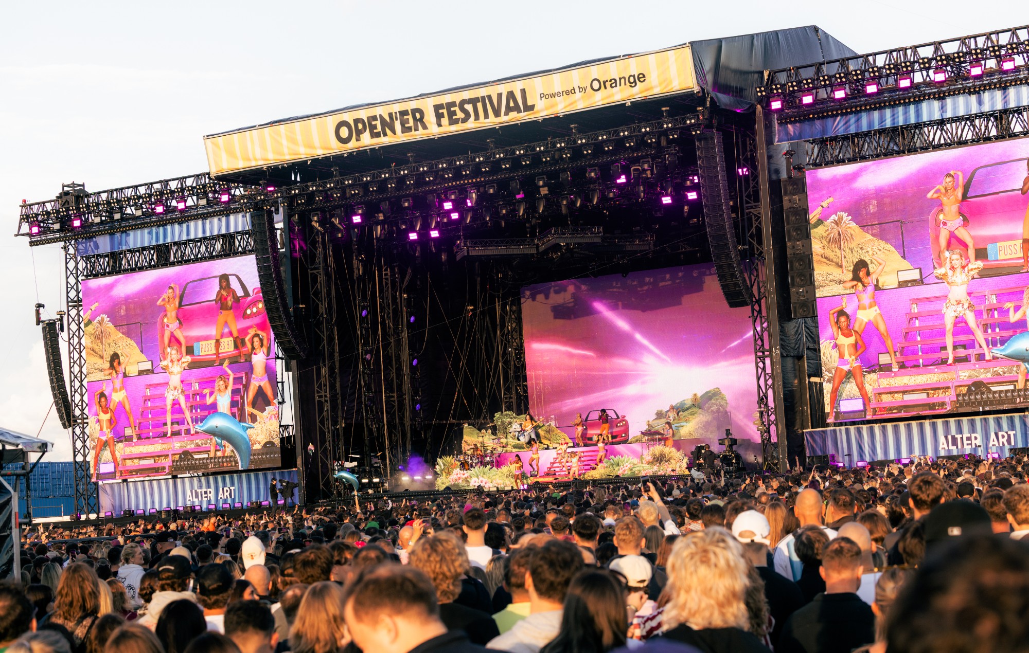 Zara Larsson at Open