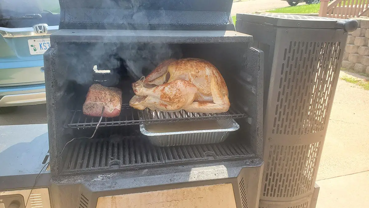 Screencaps reader Myron checks in with his meat.
