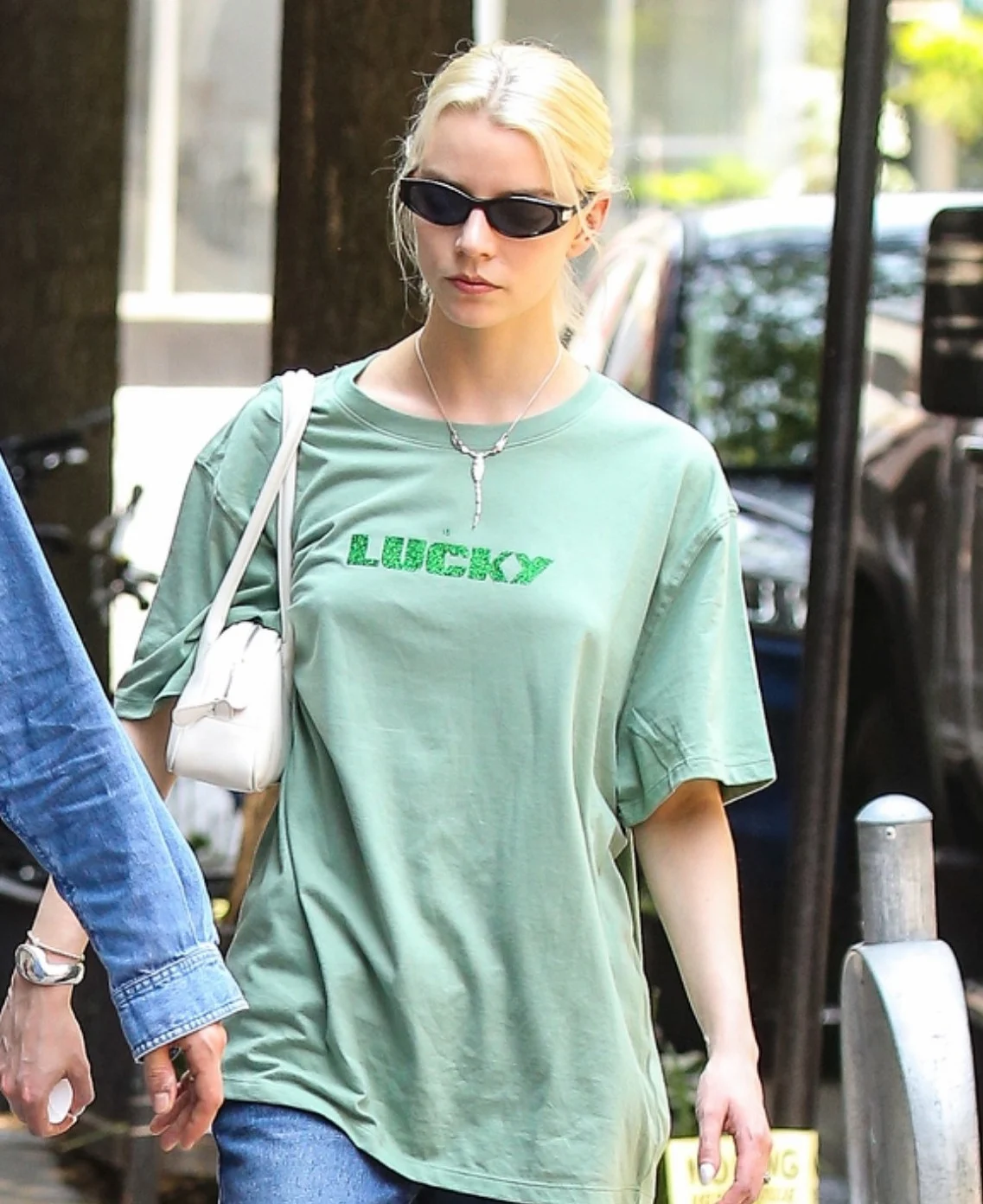 Anya Taylor Joy passa um dia em Nova York com Malcolm McRae