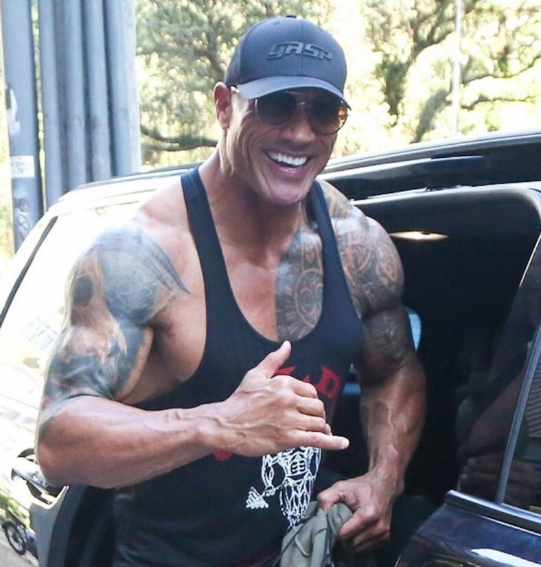 Dwayne Johnson vai à academia no Rio