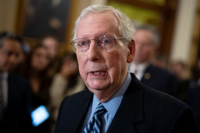 Atualização de saúde de Mitch McConnell em meio à hospitalização