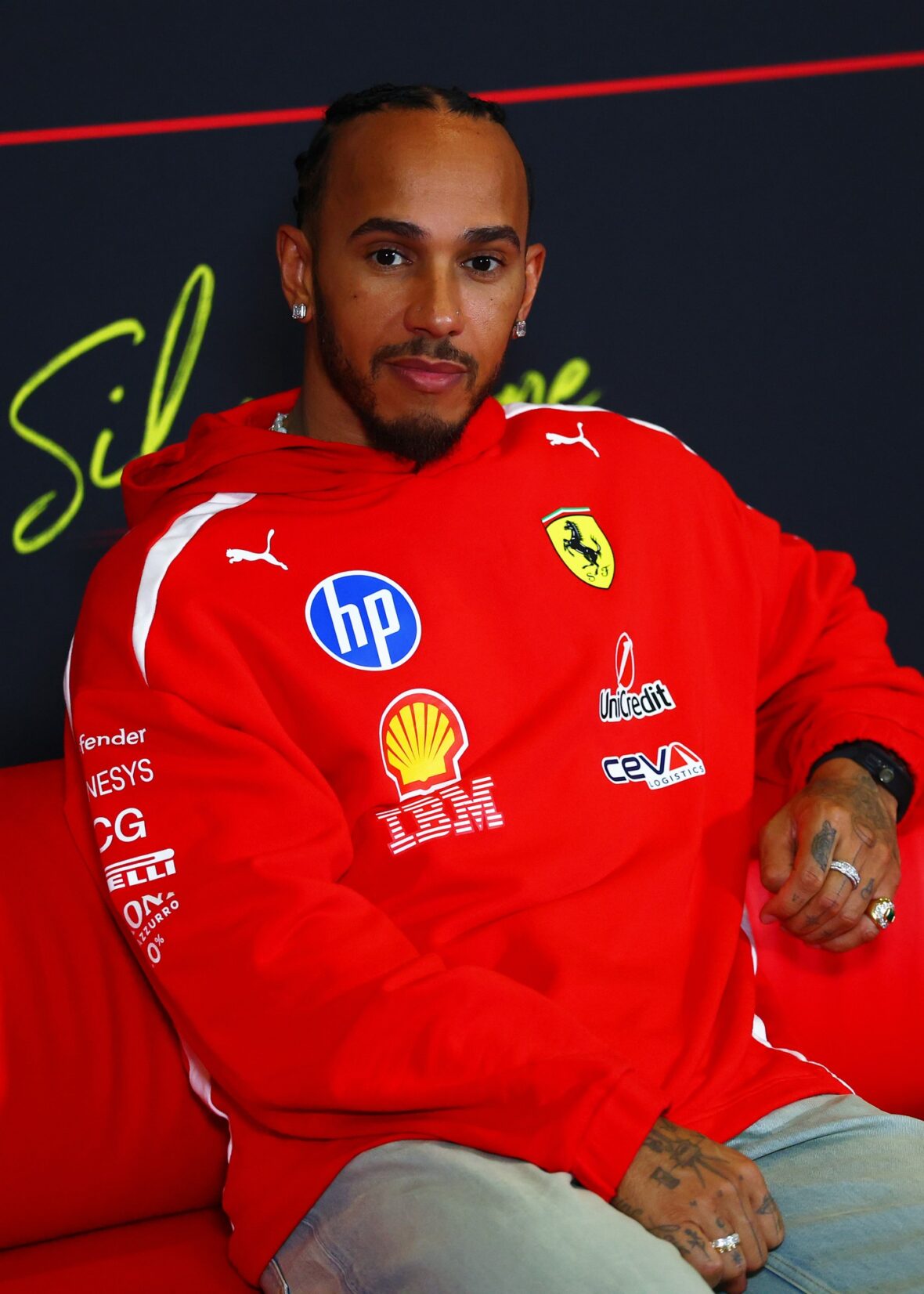Lewis Hamilton na conferência de imprensa do Grande Prémio de Inglaterra