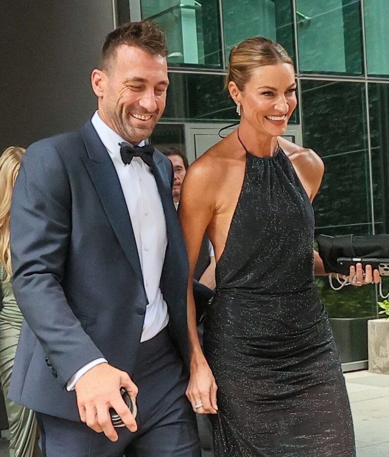 Erin Andrews vai ao casamento de Taylor Swift
