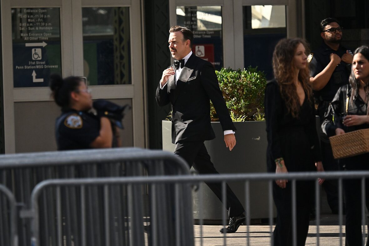 Jason Sudeikis chega ao Madison Square Garden