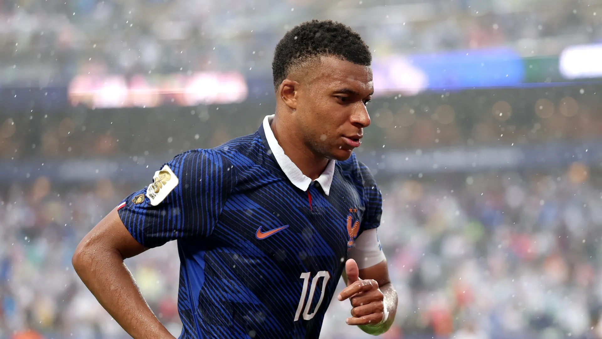 Kylian Mbappé #10 da França.