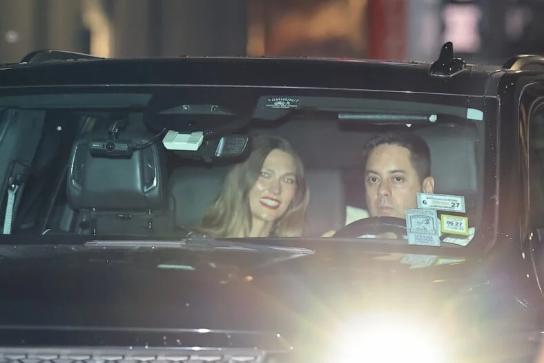 Karlie Kloss no casamento de Taylor Swift