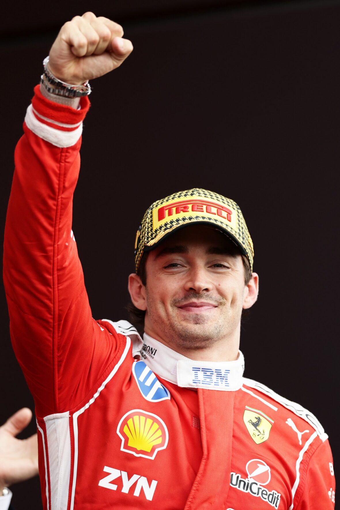 Charles Leclerc comemora sua vitória após o Grande Prêmio da Inglaterra