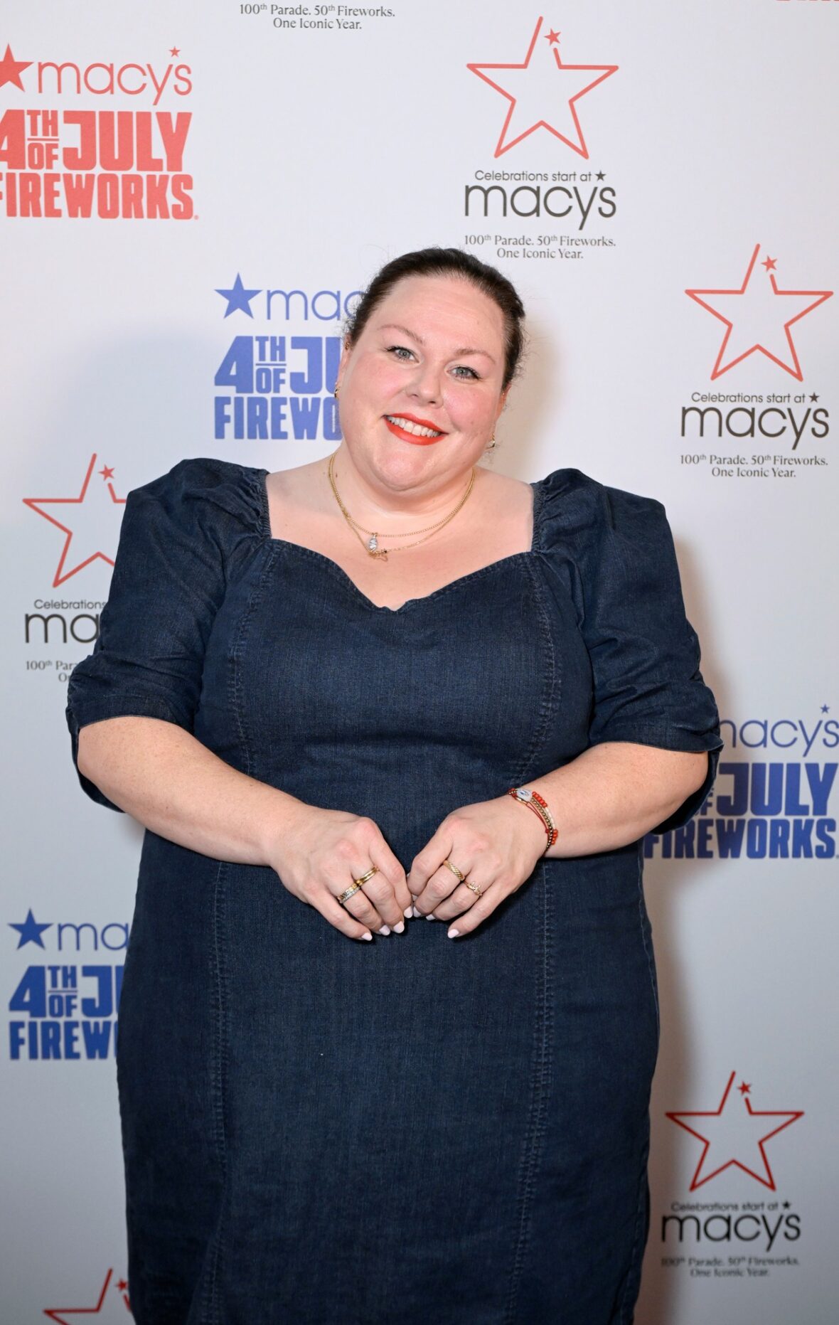 Chrissy Metz participa do show de fogos de artifício da Macy's em 4 de julho