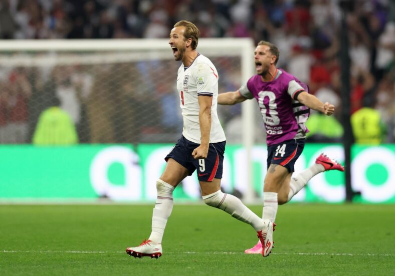 Harry Kane e Jordan Henderson comemoram a vitória da Inglaterra sobre o México na Copa do Mundo de 2026