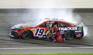 NASCAR winner's pro-America message will make the left fume, Bubba Wallace's Fourth of July memo & fans fight!