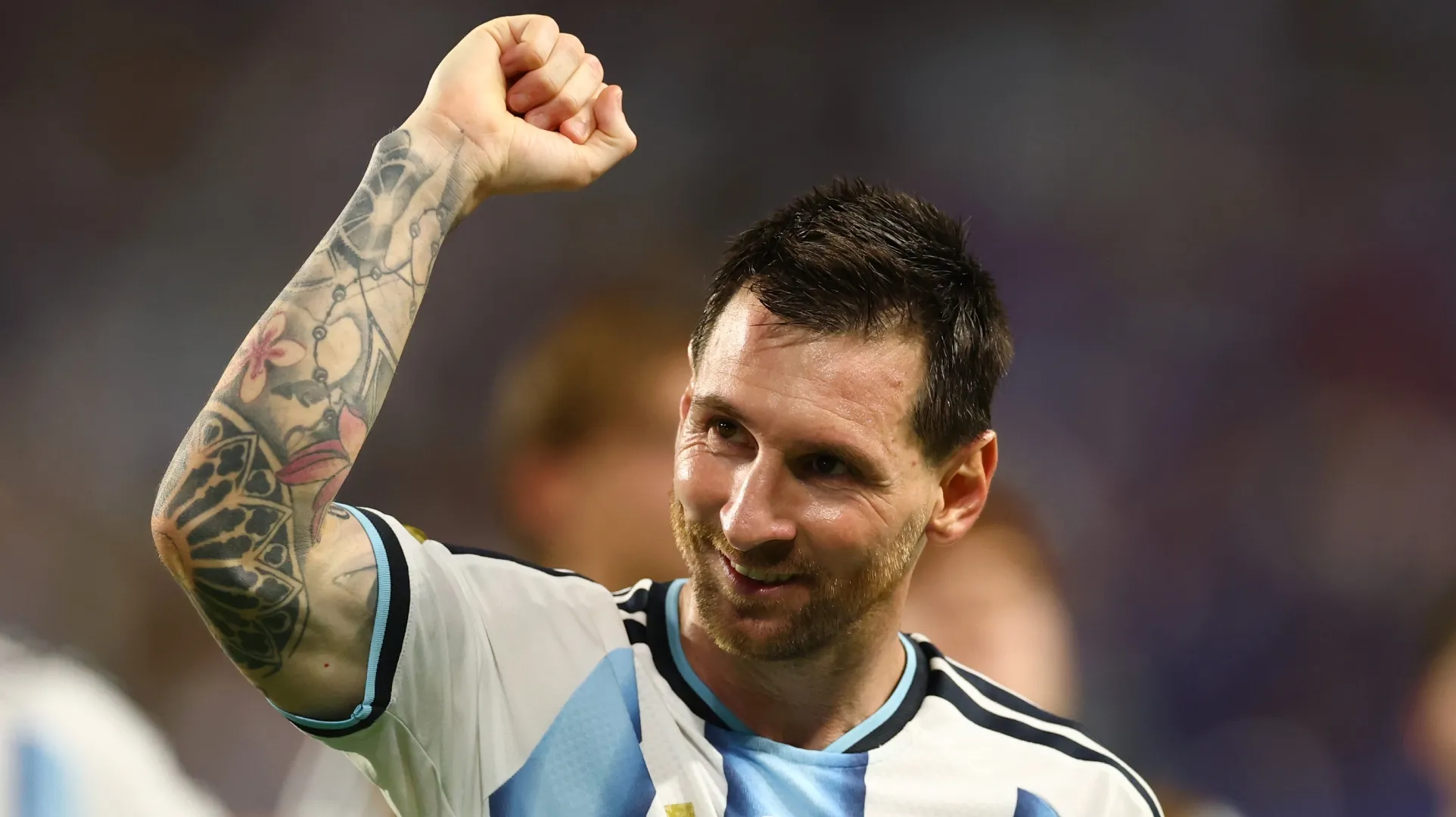 Lionel Messi nº 10 da Argentina comemorando.