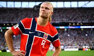 Should Erling Haaland get honorary US citizenship for crushing tee shots off a boat and blasting Ella Langley?