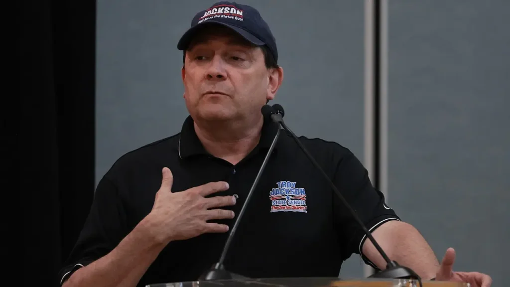 Troy Jackson deve ser o candidato democrata ao Senado no Maine para enfrentar Susan Collins