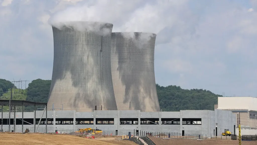 Republicanos apresentam pacote de 96 páginas para acelerar licenciamento de energia nos EUA