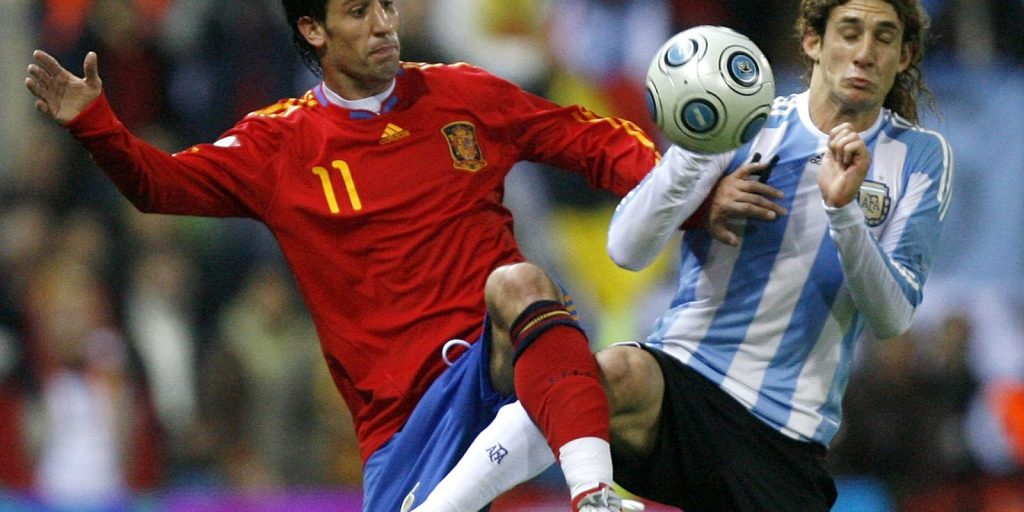 Campeão mundial pela Espanha em 2010 tem entrada vetada nos EUA por ter jogado amistoso no Irã
