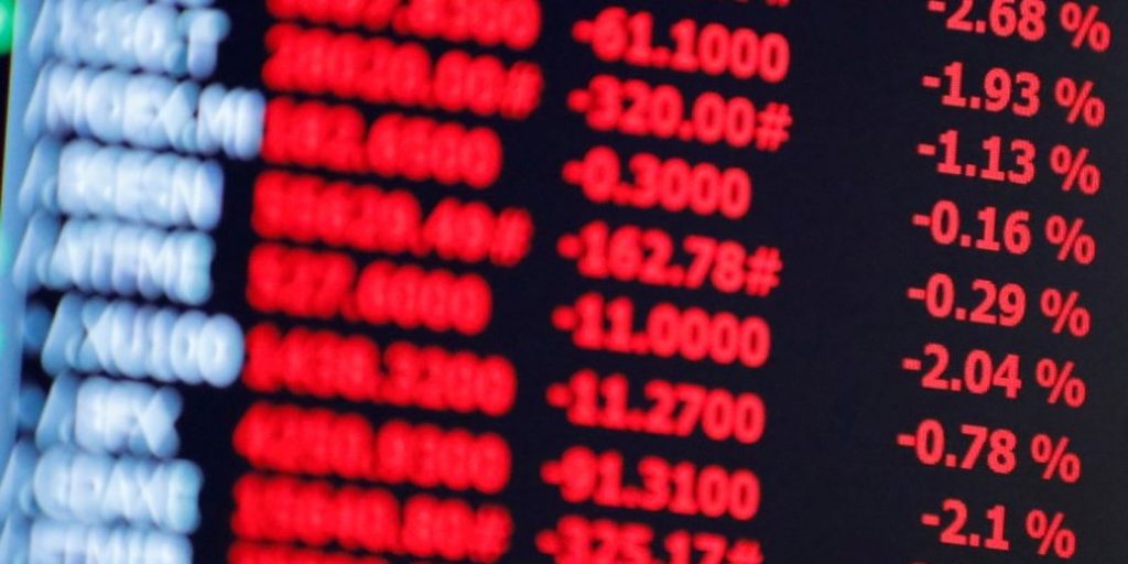 Ibovespa fecha em alta de quase 3% e atinge maior patamar desde maio; dólar recua para R$ 5,10