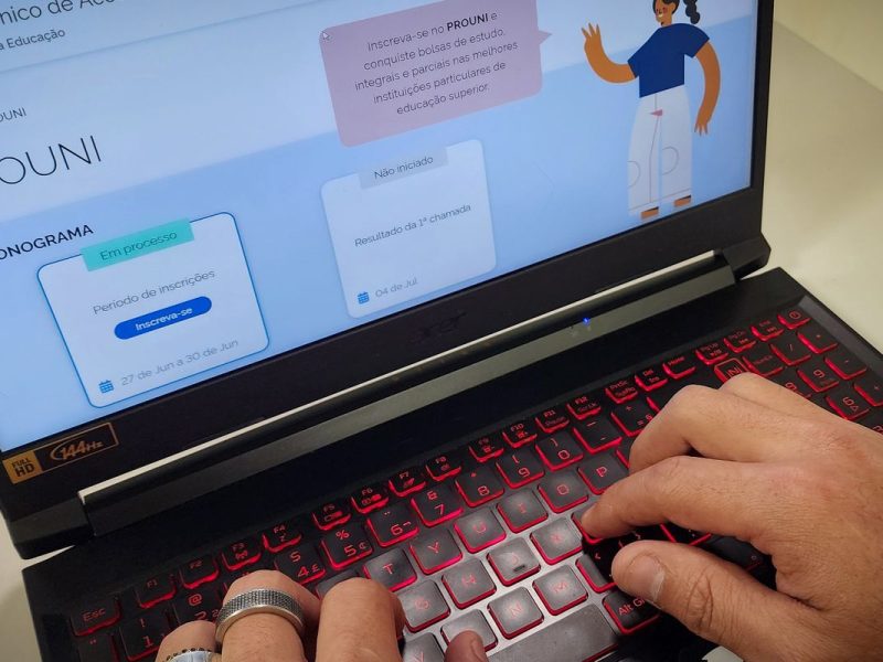 Prazo final para comprovar inscrição no Prouni termina nesta sexta-feira