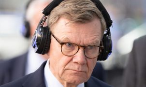 Chanceler alemão defende alianças com democracias e protecionismo seletivo; Brasil é parte da família