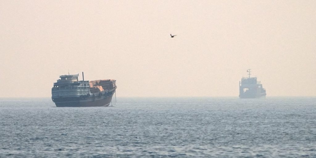 Golfo Pérsico adia reunião sobre Ormuz e houthis ampliam ataques contra a Arábia Saudita