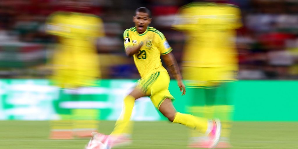 Meia da seleção sul-africana que disputou a Copa de 2026 é encontrado morto na Cidade do Cabo
