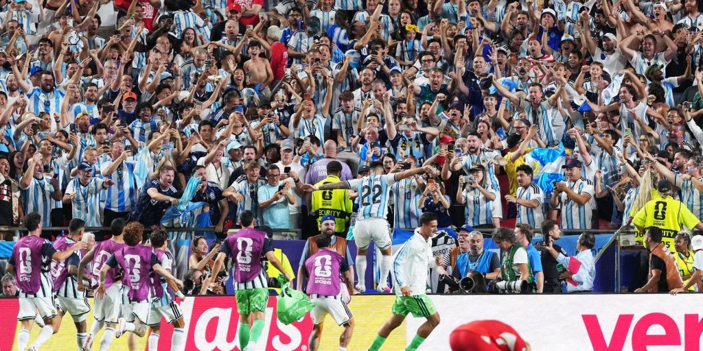Argentina sofre, mas vence Suíça na prorrogação e encara Inglaterra na semifinal da Copa de 2026