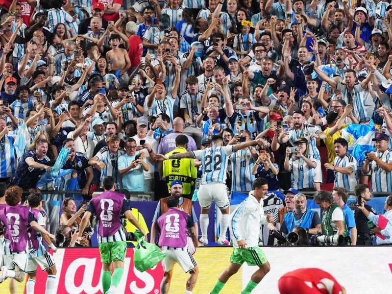 Argentina sofre, mas vence Suíça na prorrogação e encara Inglaterra na semifinal da Copa de 2026