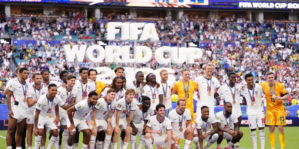 Inglaterra goleia França por 6 a 4 e fica com o terceiro lugar na Copa; Mbappé se torna maior artilheiro da história do torneio