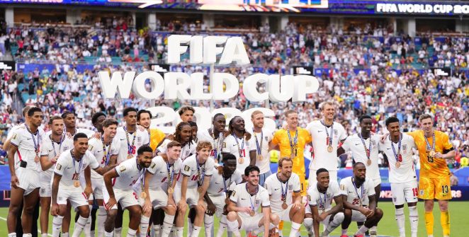 Inglaterra goleia França por 6 a 4 e fica com o terceiro lugar na Copa; Mbappé se torna maior artilheiro da história do torneio