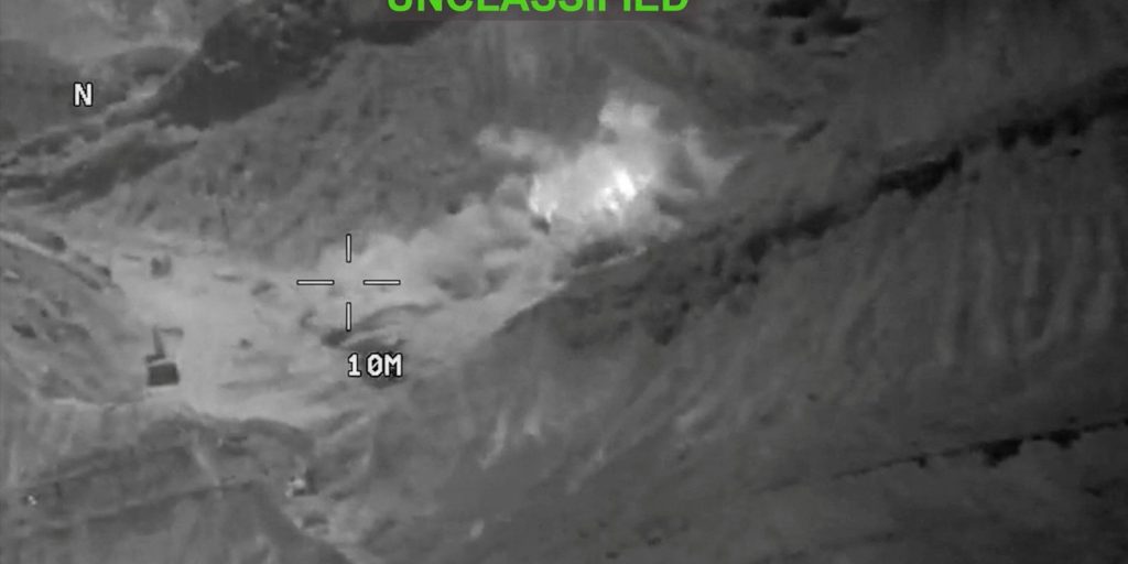 EUA atacam canteiro de usina nuclear iraniana enquanto Irã responde com ofensiva em três países