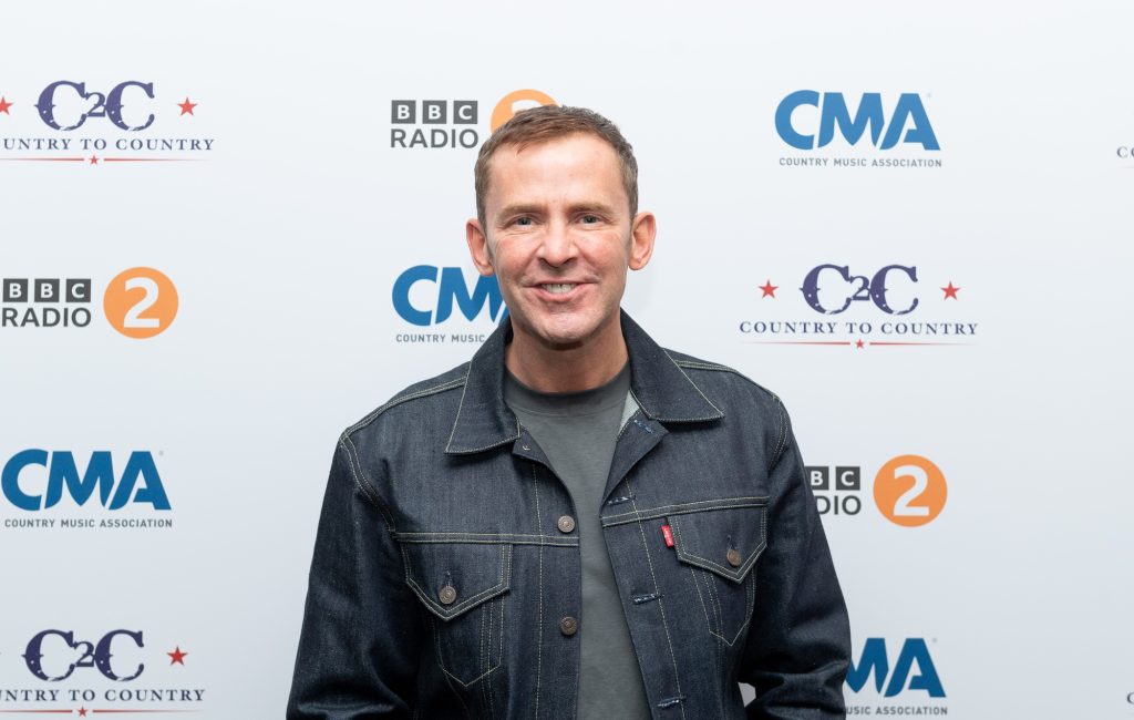 Scott Mills era o astro mais bem pago da BBC antes de ser demitido