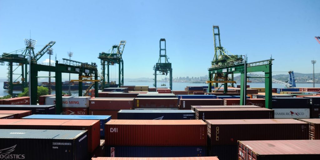 Governo eleva projeção de superávit comercial para US$ 90 bilhões em 2026