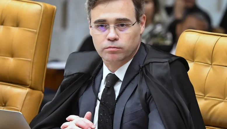 STF autoriza PF a investigar repasses de R$ 61 milhões do Banco Master para cinebiografia de Bolsonaro